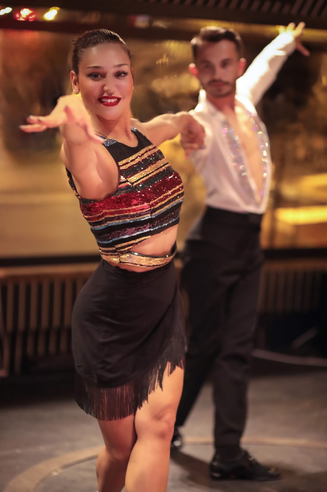 CRAZY SALE 2025 : PRIVATE STANDART TABLE WITH LARGE MENU - Meeting Point